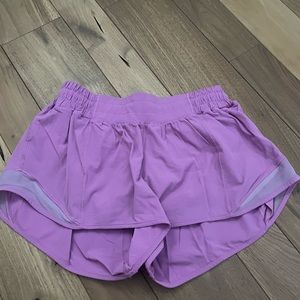 Lululemon 2.5 in shorts